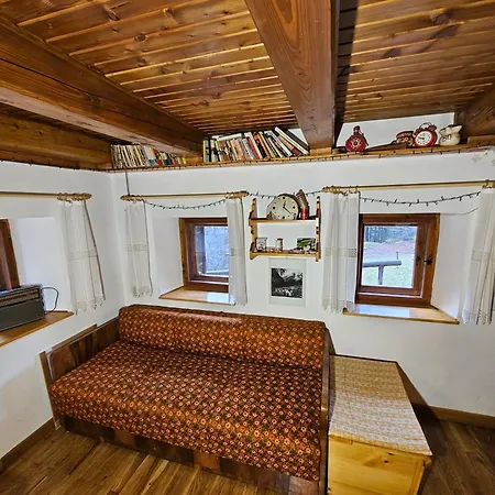 Hiska Polhec Ferienhaus *