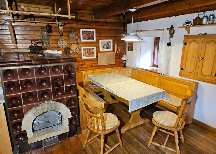 Hiska Polhec בובק